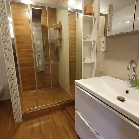 Vakantiehuis Dom Na Skarpie - Ucieczka Na Wies - Samodzielne Wejscie Na Szyfr, 100m2 Drazek
